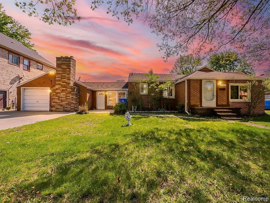 8320 NIGHTINGALE ST, DEARBORN HEIGHTS, MI 48127 - Image 018a930e769f038eaba546ae76e9b909/3905898363