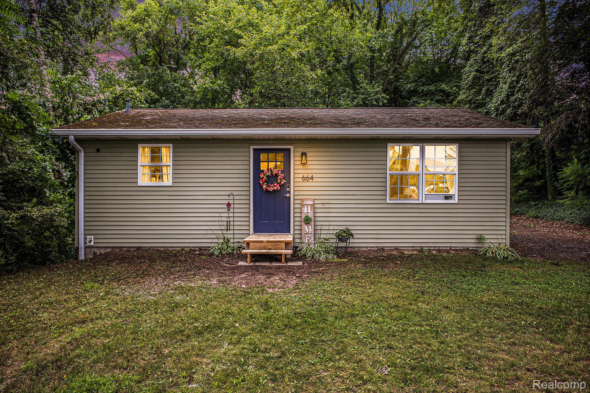 664 E HIGHLAND Road