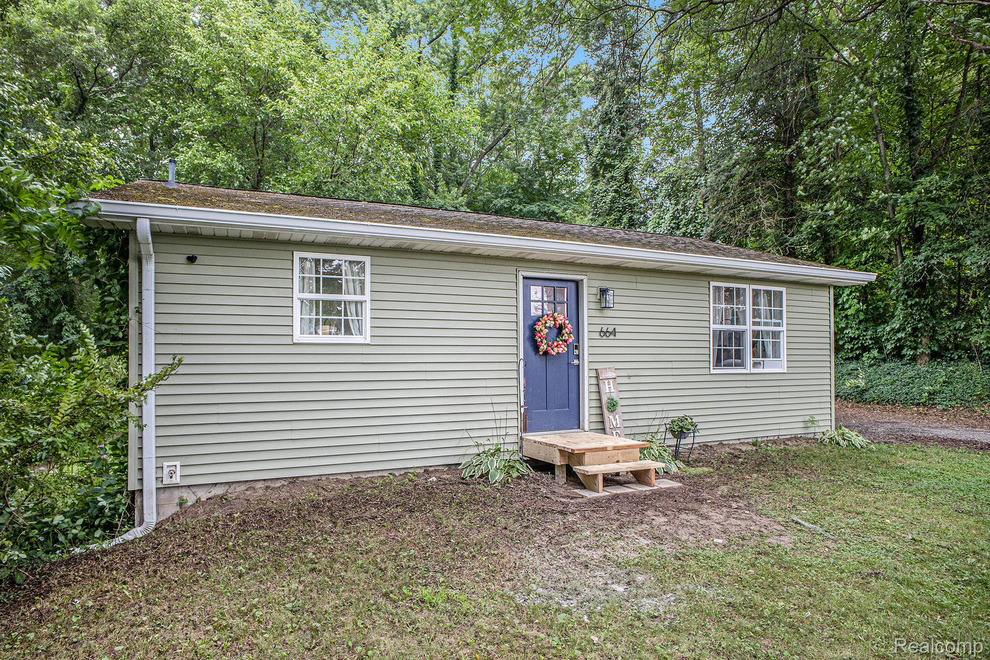 664 E HIGHLAND Road
