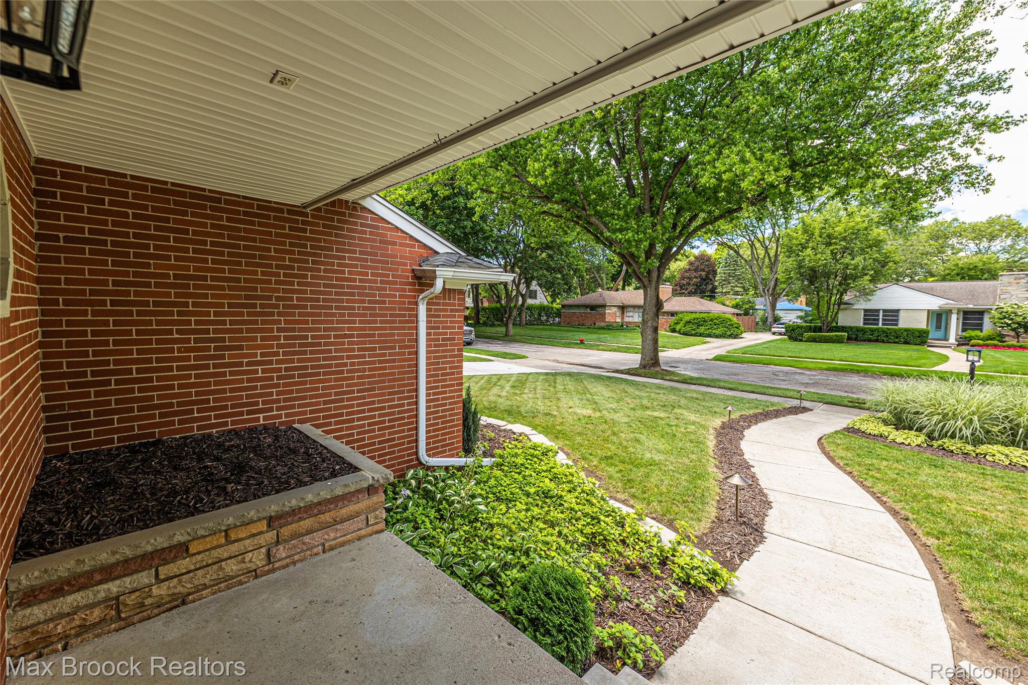 171 S Glengarry Road