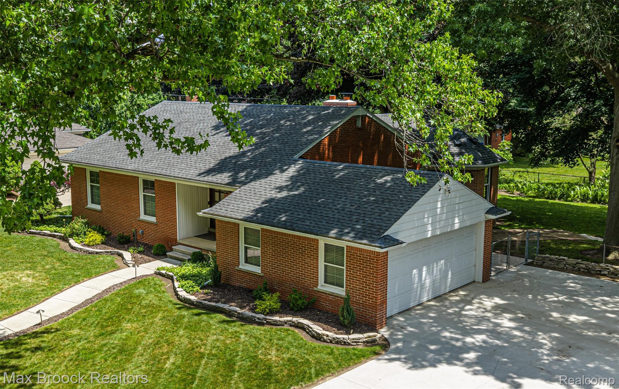 171 S Glengarry Road