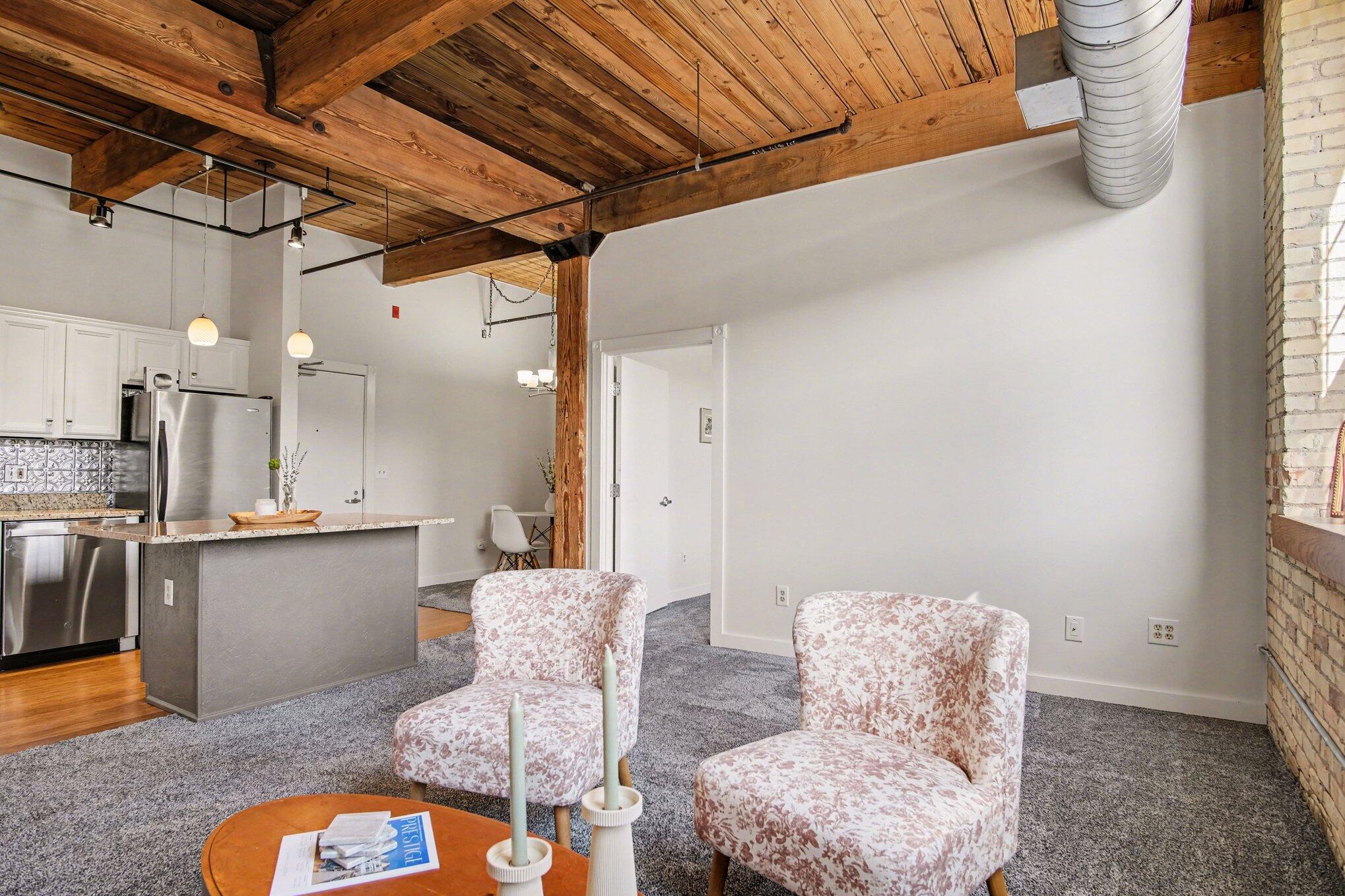 940 Monroe Avenue NW 206