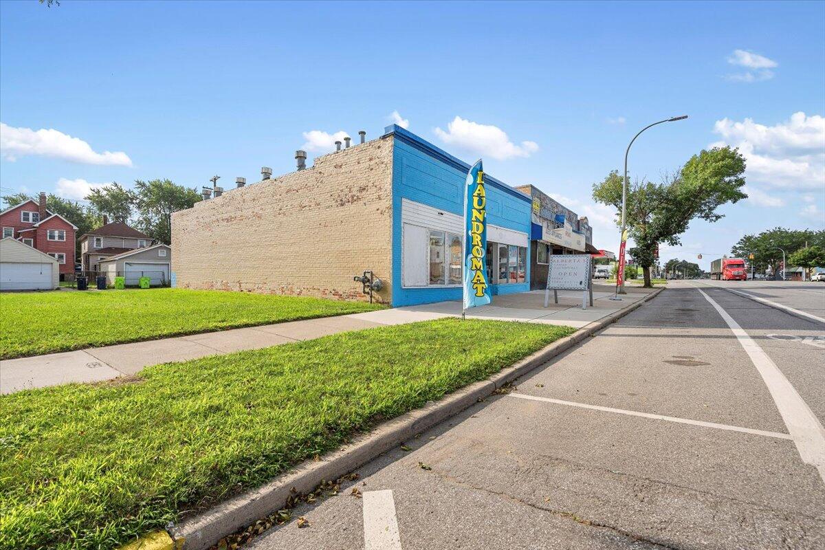 11283 W Jefferson Avenue