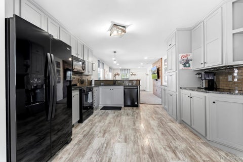 Tiny photo for 5846 Balfour Avenue, Allen Park City, MI 48101 (MLS # 20261084892)