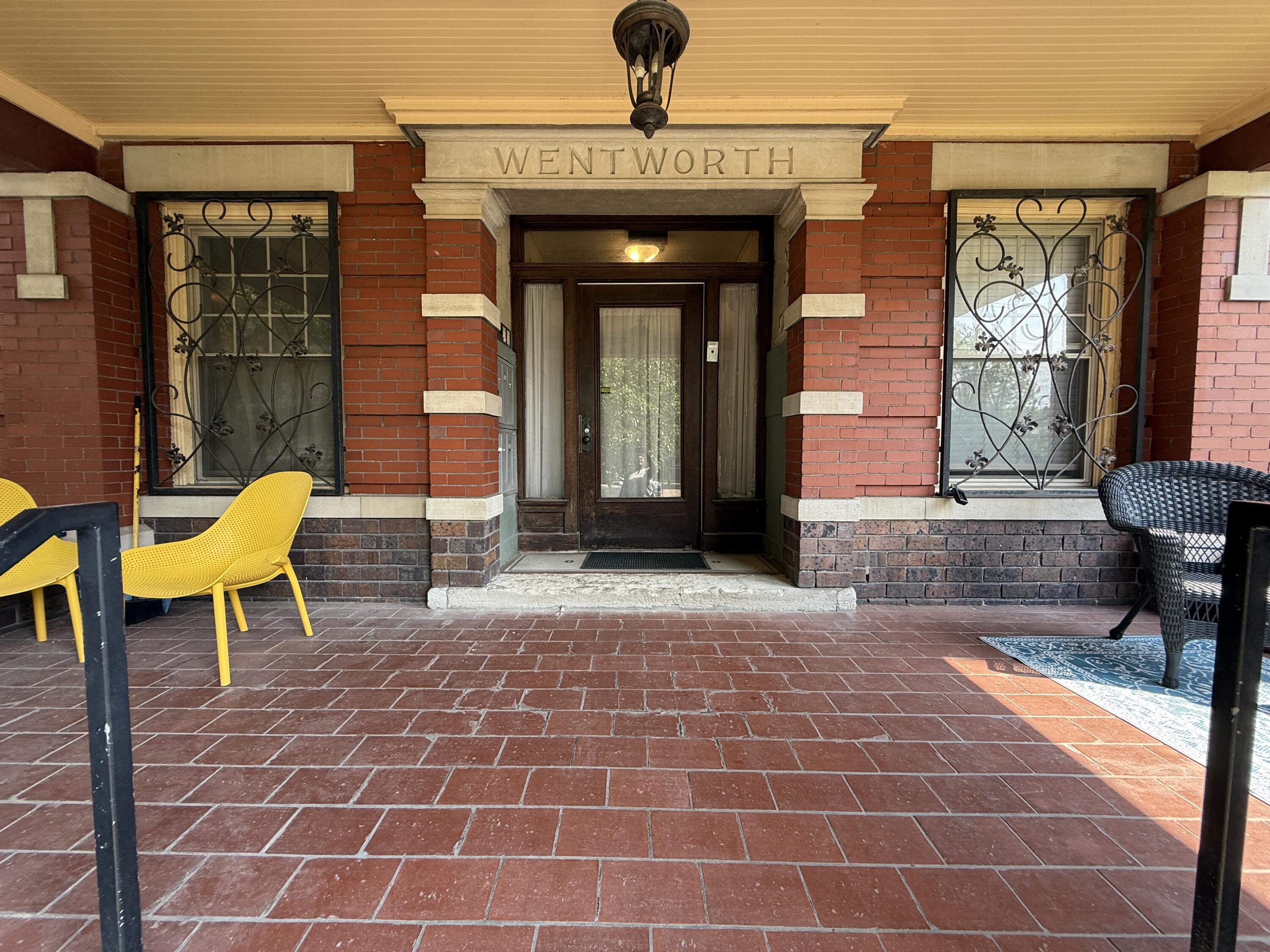 469 W Willis Street 4