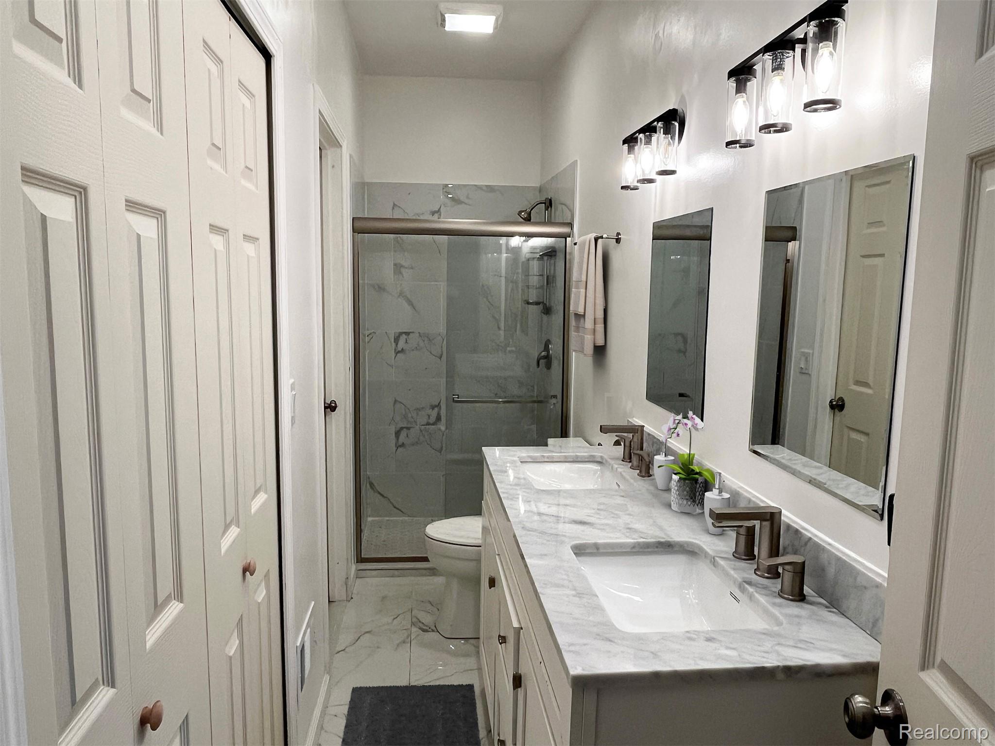 23096 HAWTHORNE Street