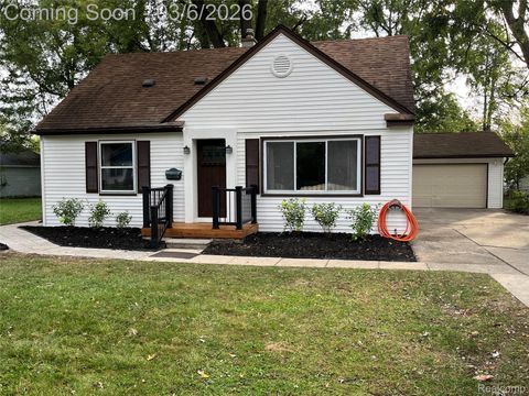 23096 HAWTHORNE Street Farmington City MI 48336