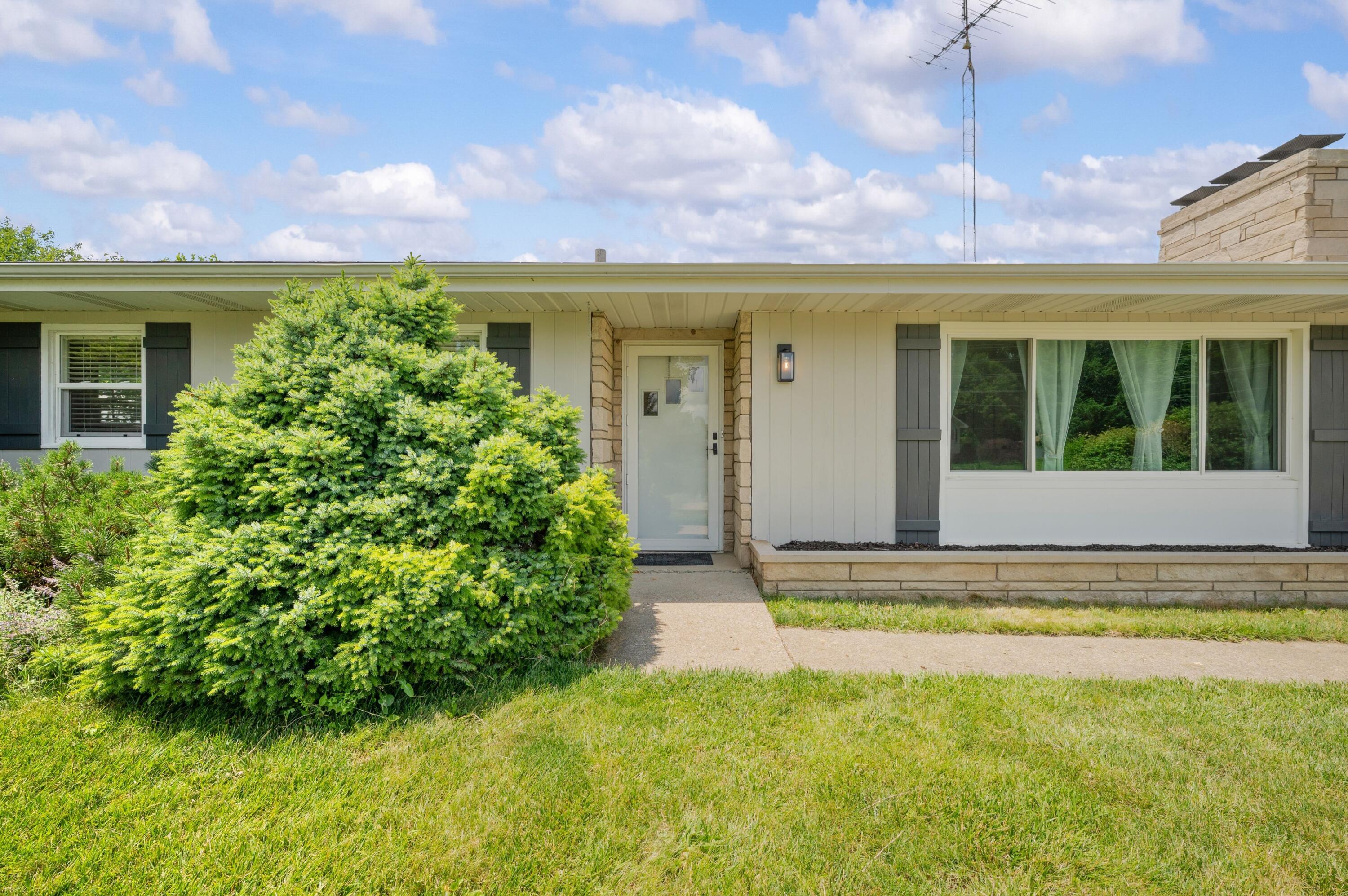 8956 Maplewood Drive