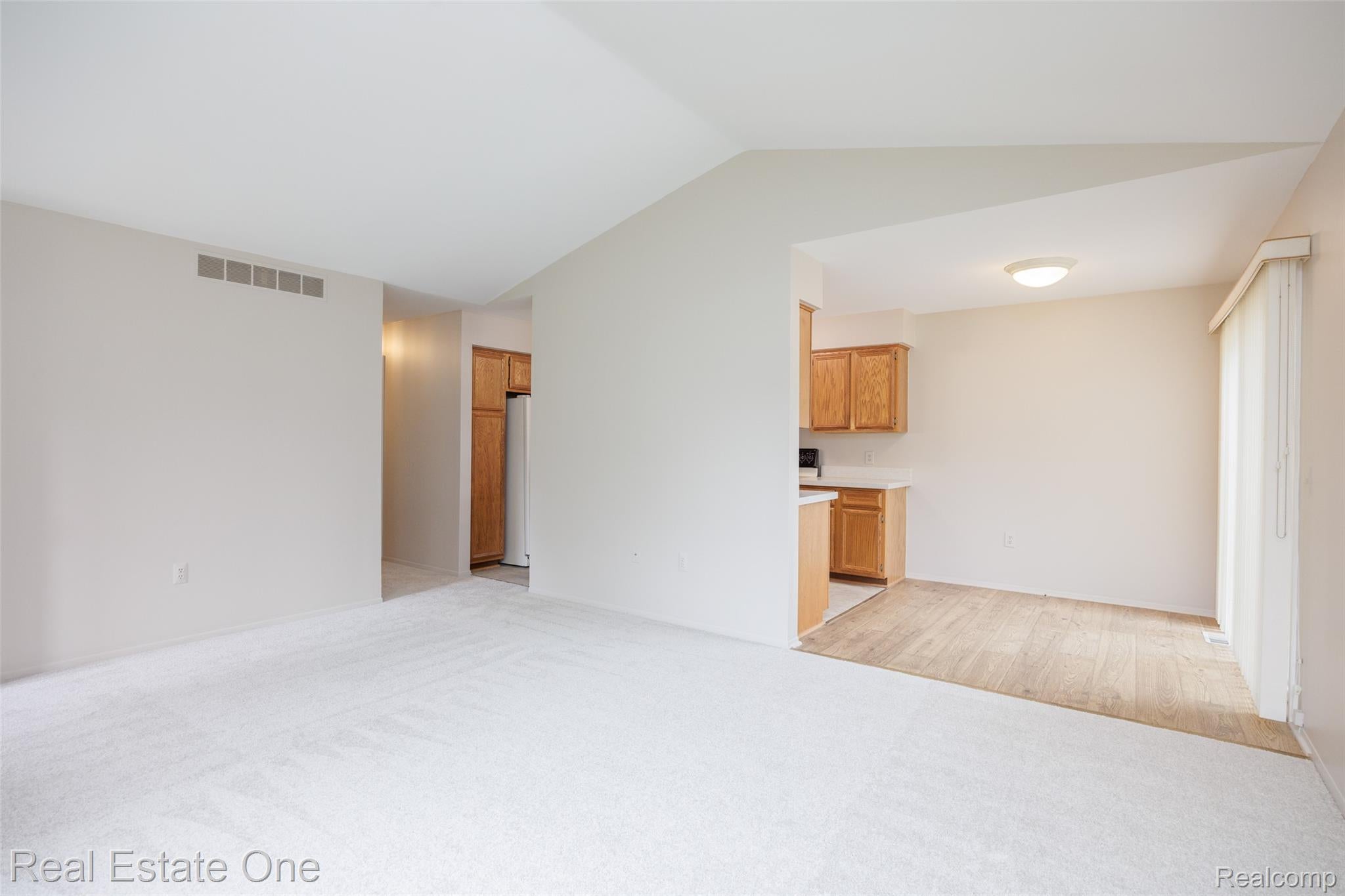 1426 Dover Hill S