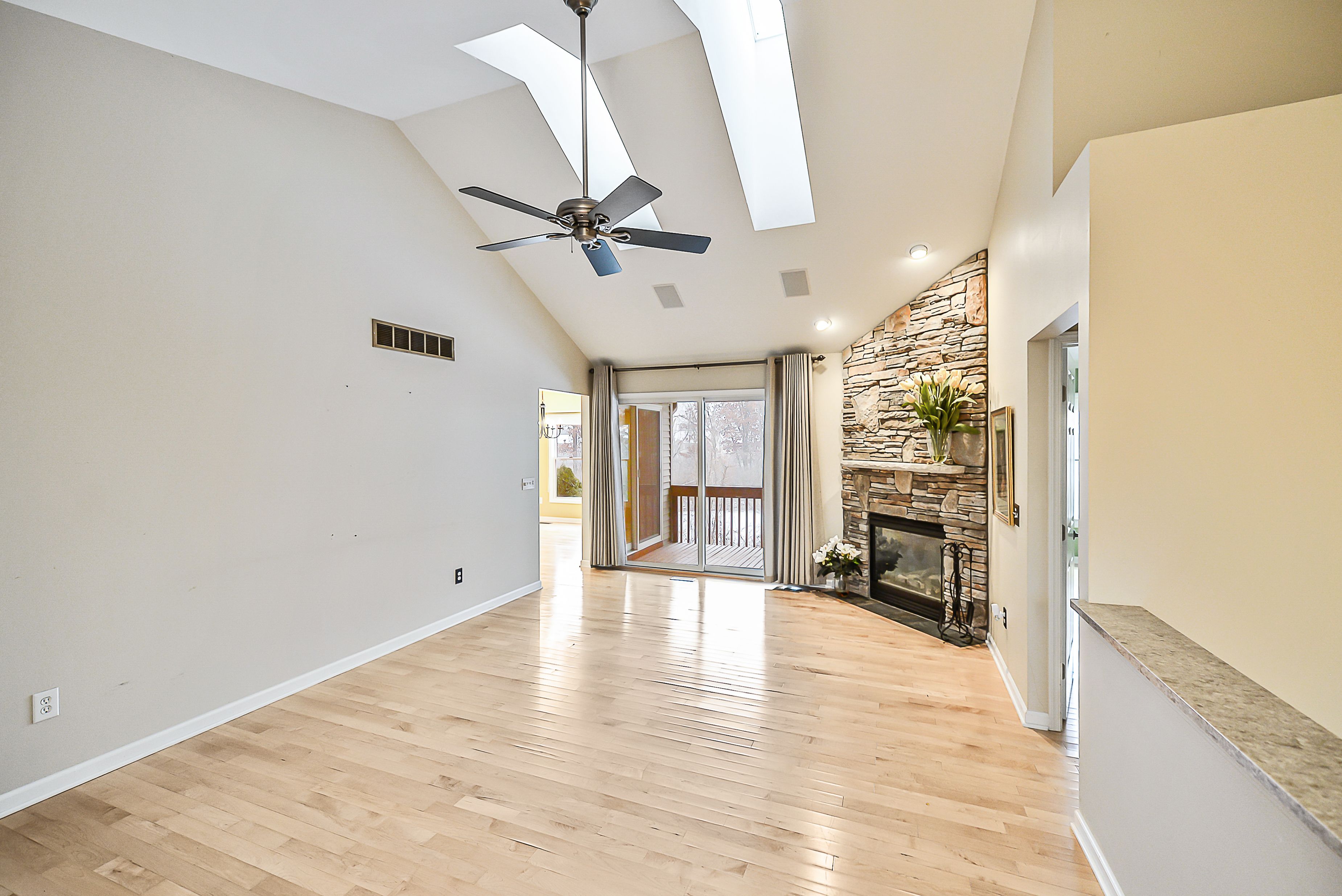 941 PERSIMMON Drive
