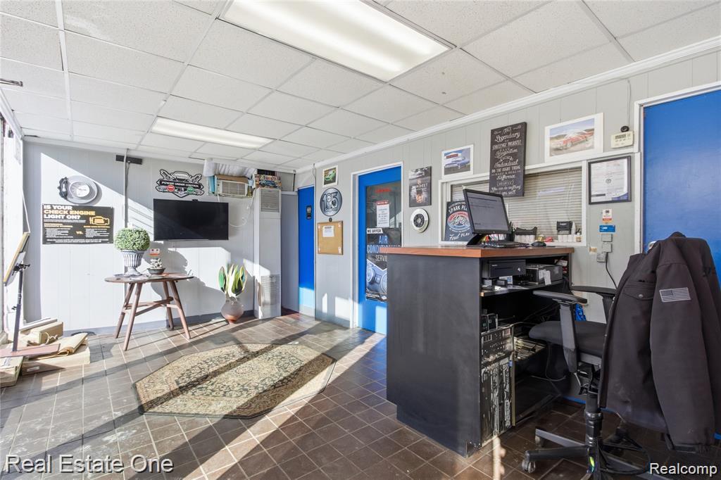 32044 Woodward Avenue