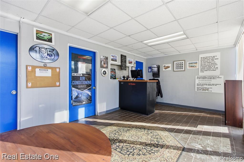 32044 Woodward Avenue