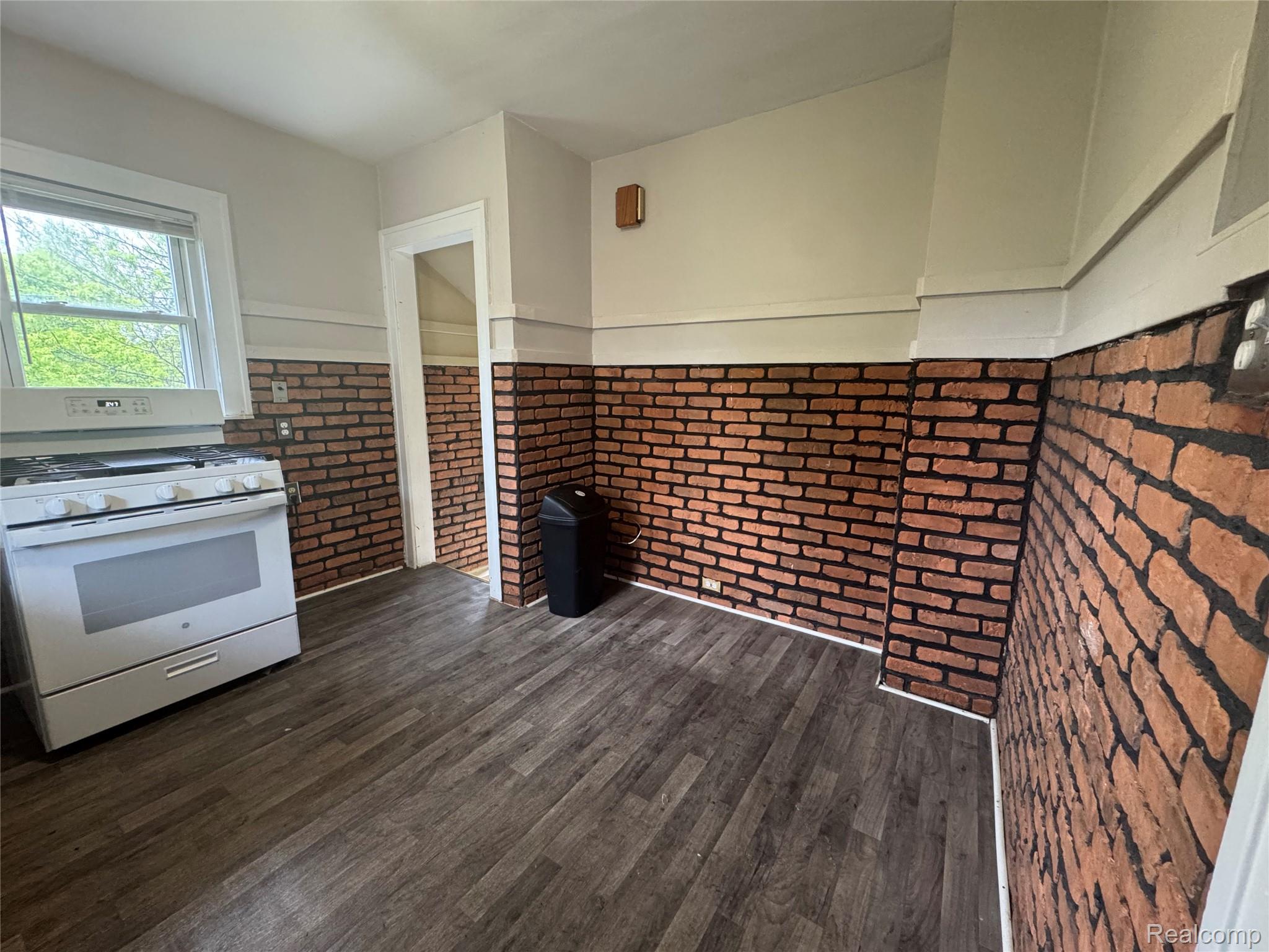 116 W Brooklyn Avenue