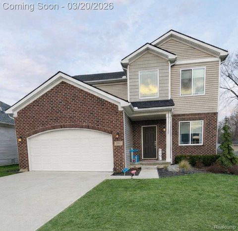 353 Hidden River E Holly Township MI 48442