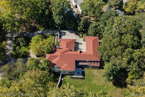 5190 Clarendon Crest Street Bloomfield Charter Township MI 48302