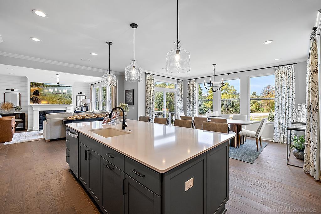 00 Hilltop Drive