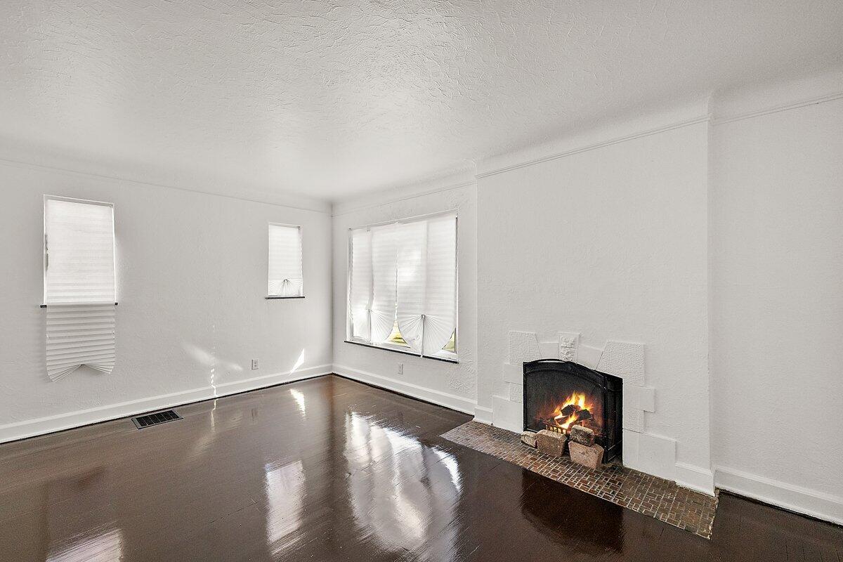 5077 Grayton Street