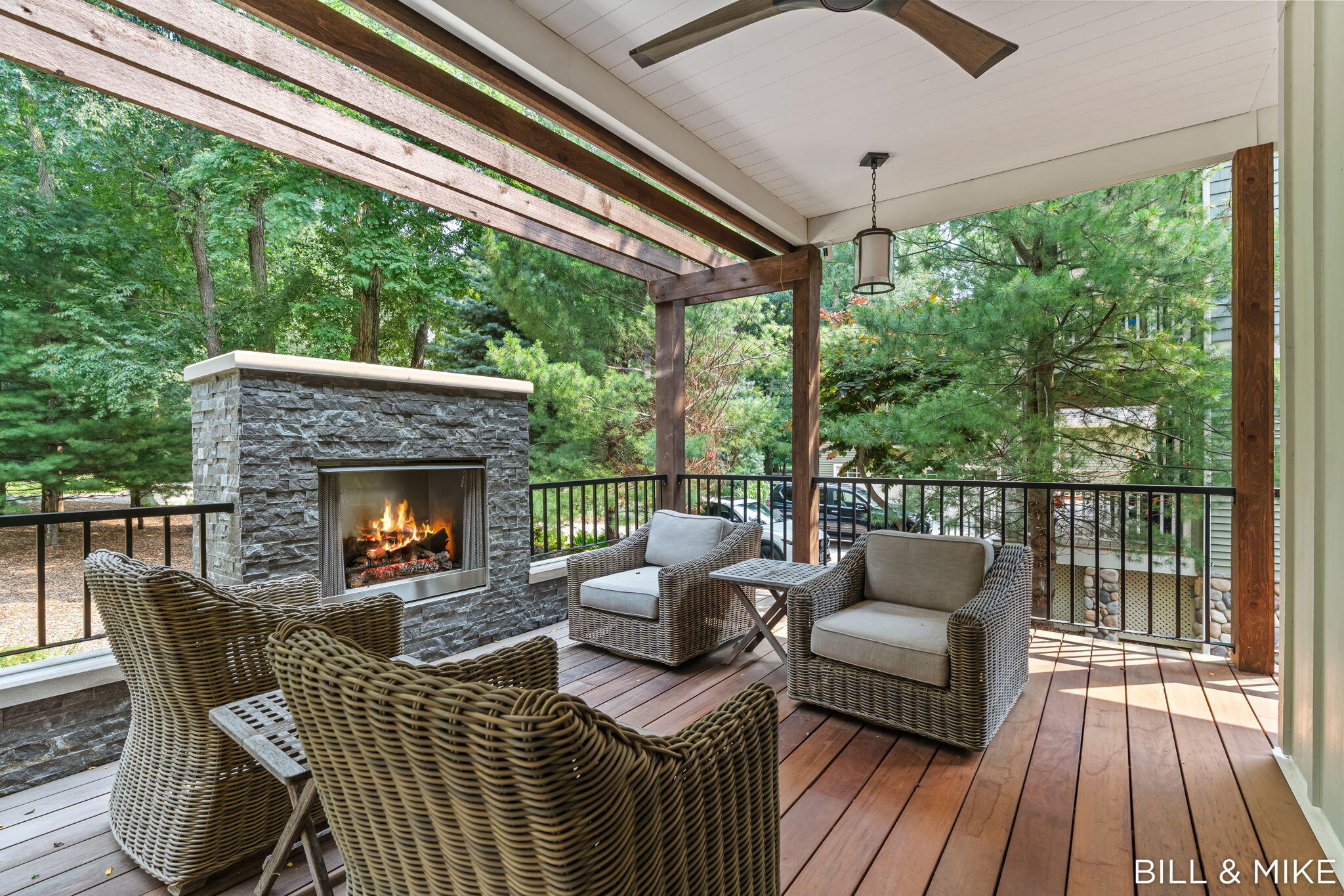 2840 Lake Breeze Drive