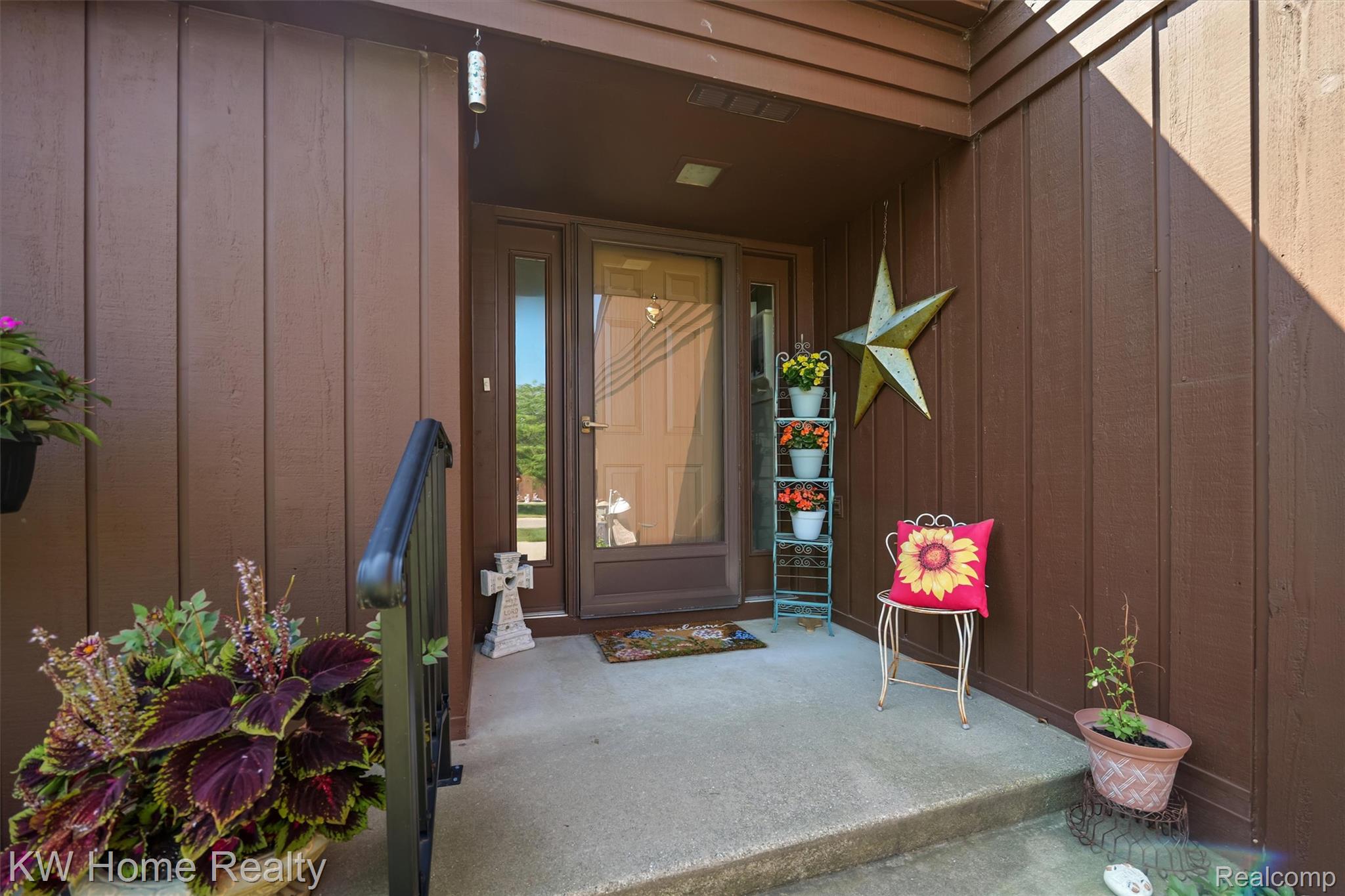634 Applegate Lane