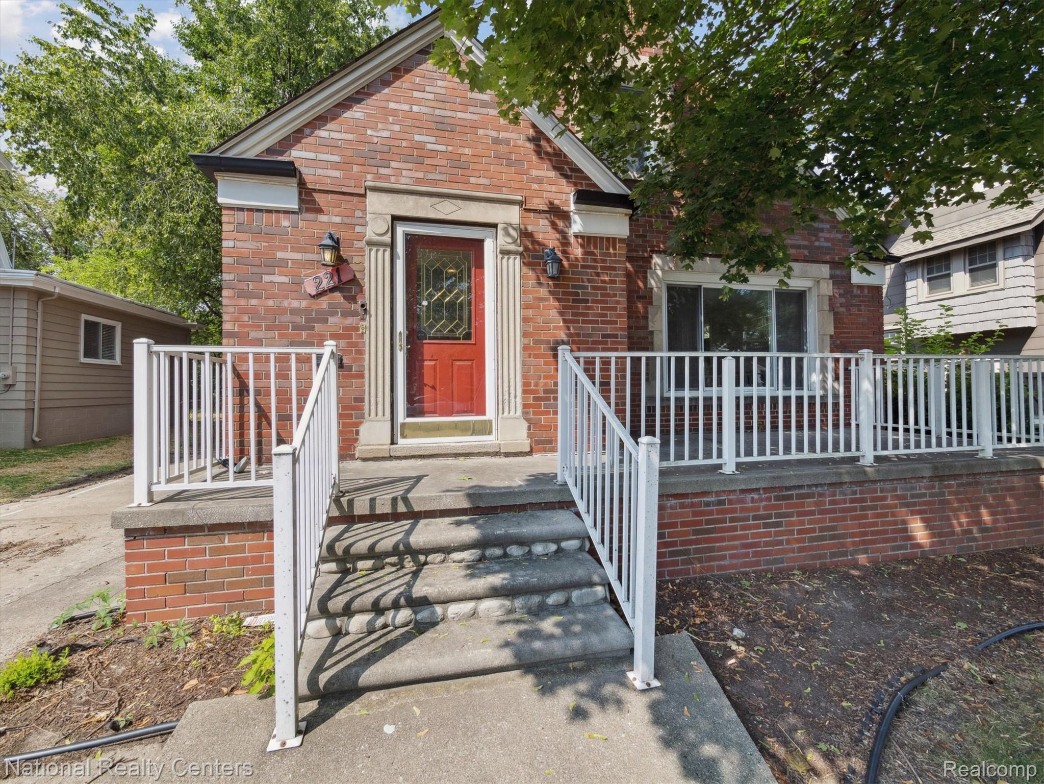 221 Silman Street