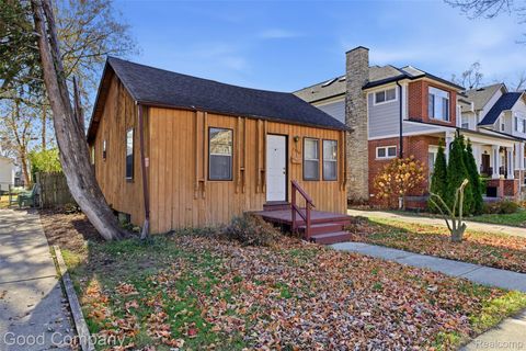 1308 E Lincoln Street Birmingham City MI 48009