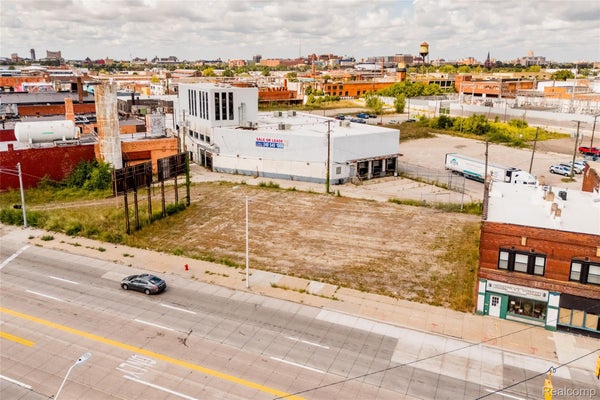 2003 GRATIOT AVE, DETROIT, MI 48207 - Image 020589a73f9d3ff0f4da7faae7ed0411/1897439540