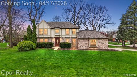 22797 Shadowglen Drive Farmington Hills City MI 48335