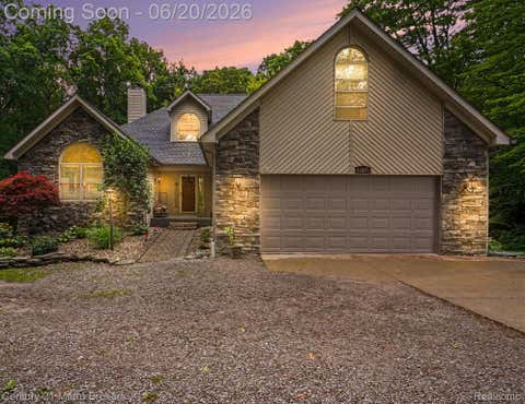 Photo of 13275 Old Oaks Drive, Tyrone Township, MI 48430 (MLS # 20261046316)
