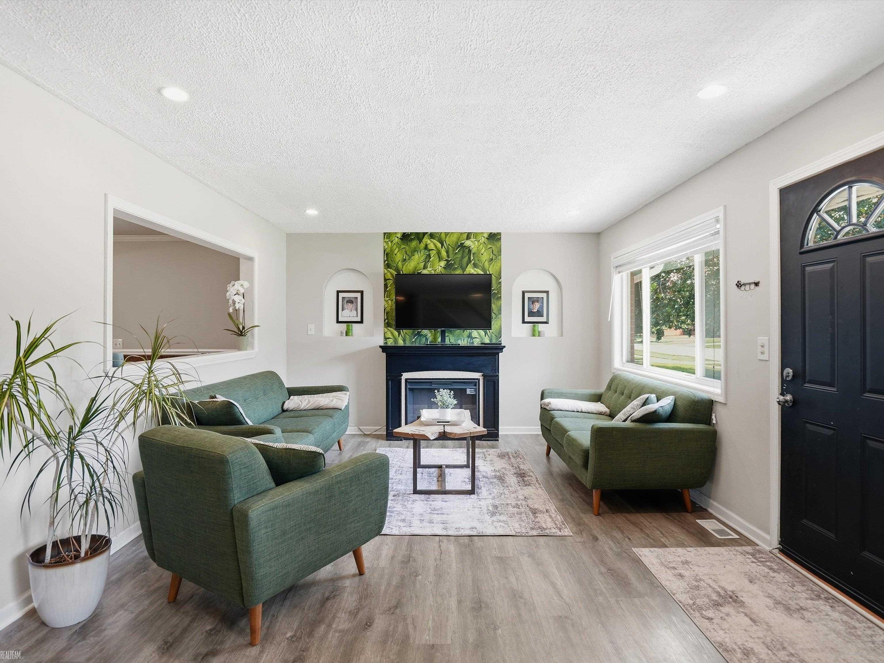 8835 Royce Drive