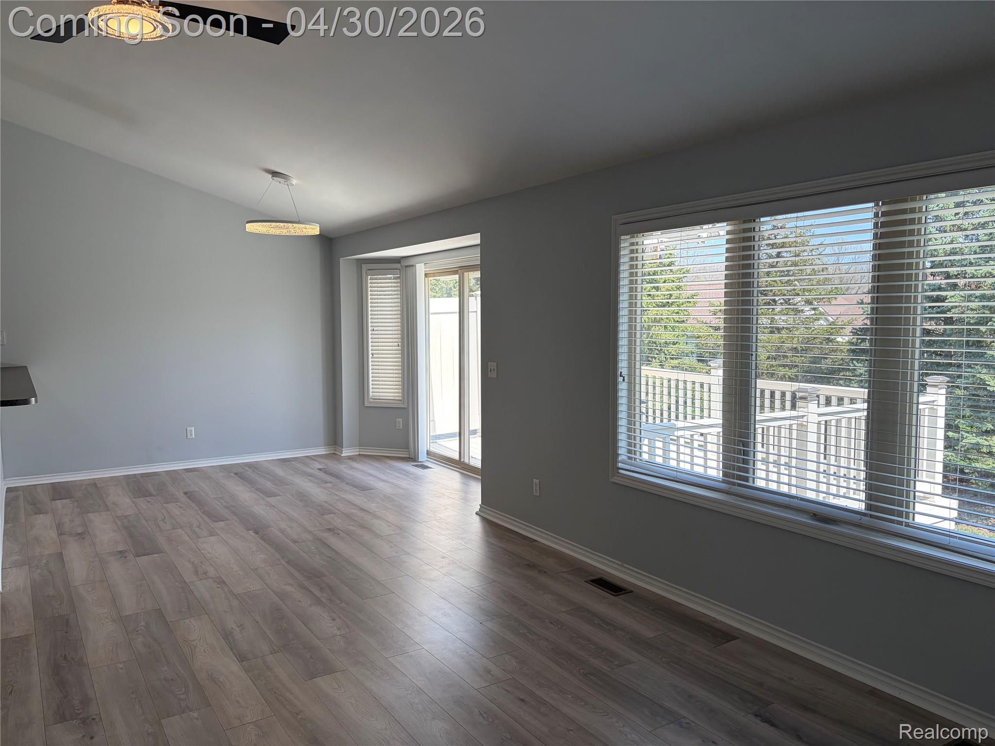 676 Snowbird Circle W