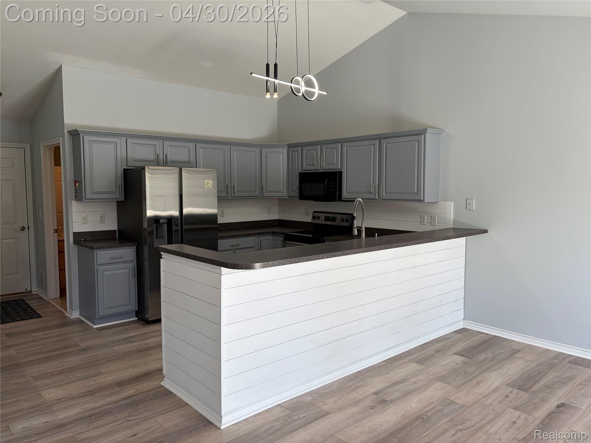 676 Snowbird Circle W