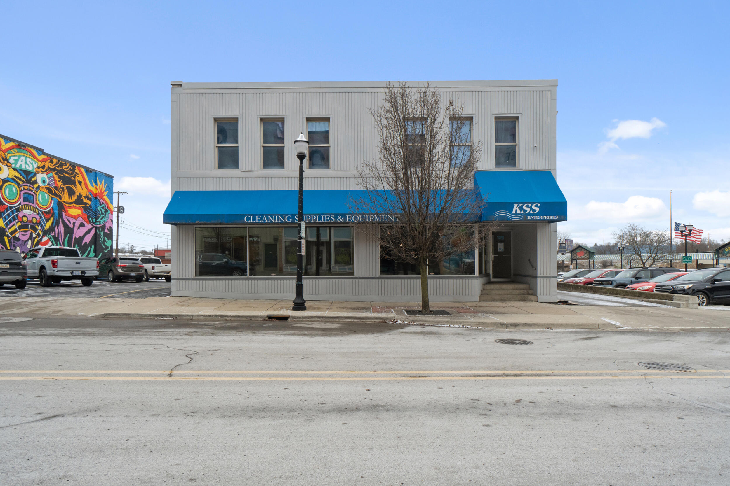 132 W Pearl Street