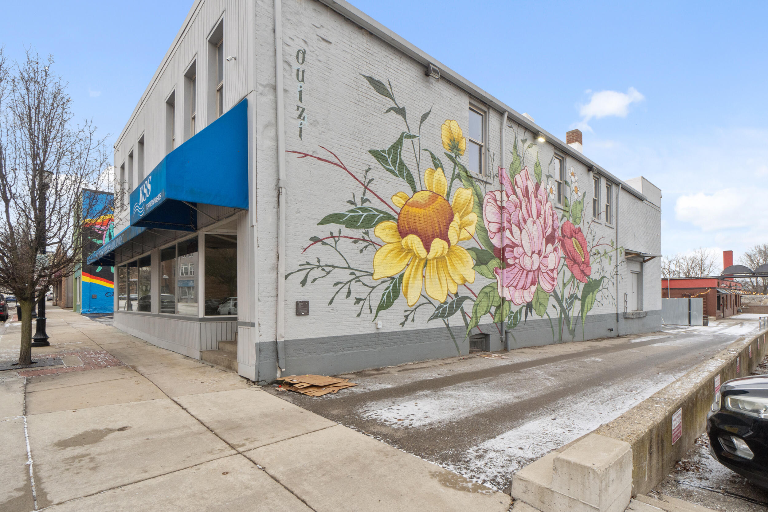 132 W Pearl Street