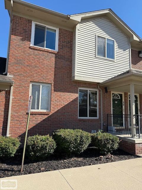 18530 E 14 Mile - B8 Road Fraser City MI 48026