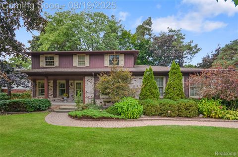 53645 Lambeth Court Utica City MI 48316