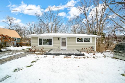 Tiny photo for 2037 Lake View Drive, Cambridge Township, MI 49230 (MLS # 55025062405)