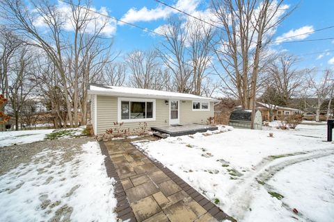 Tiny photo for 2037 Lake View Drive, Cambridge Township, MI 49230 (MLS # 55025062405)
