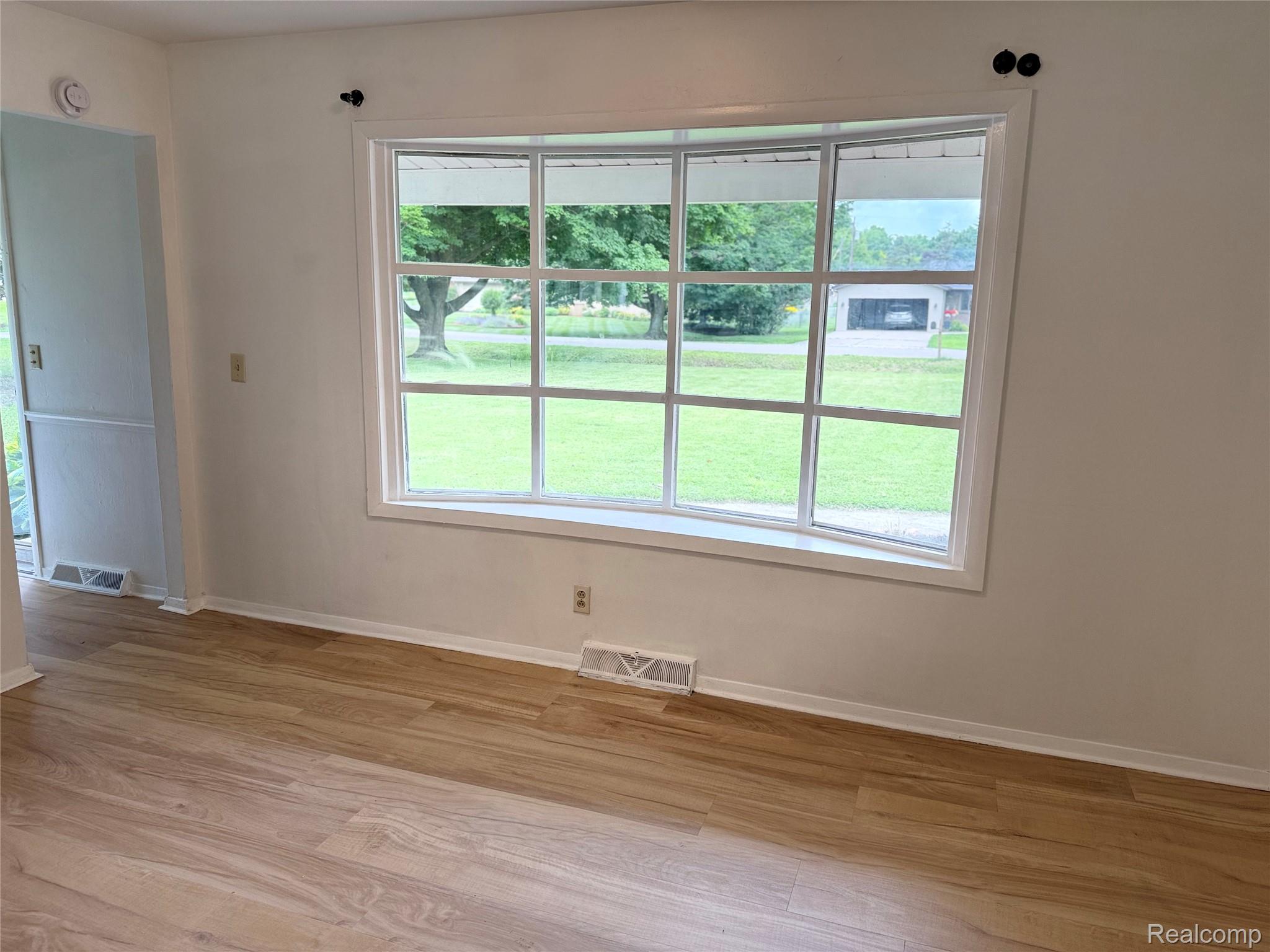 5347 Mapletree Drive
