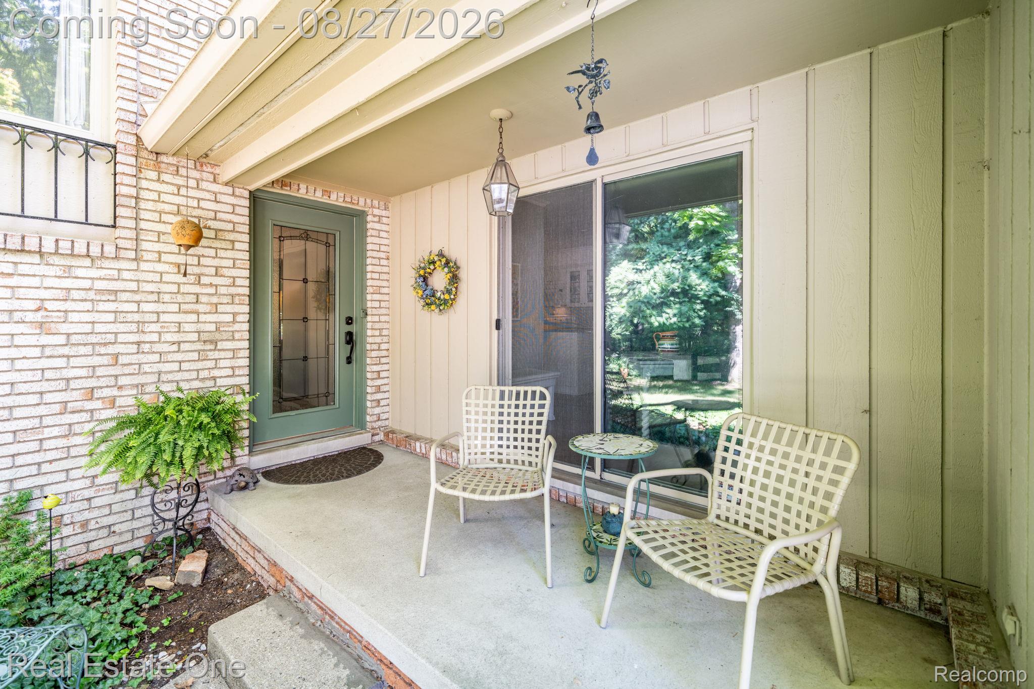 1361 Knollcrest Circle