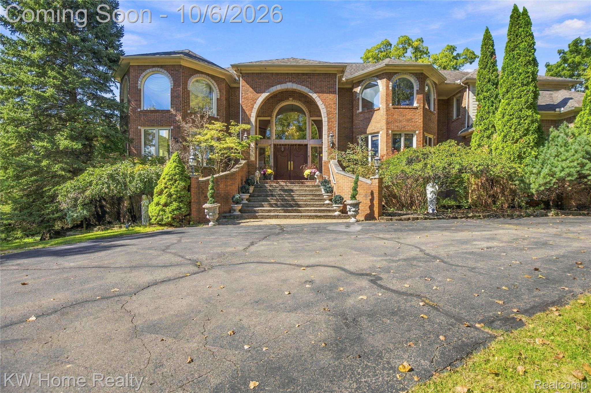 6364 Golden Lane