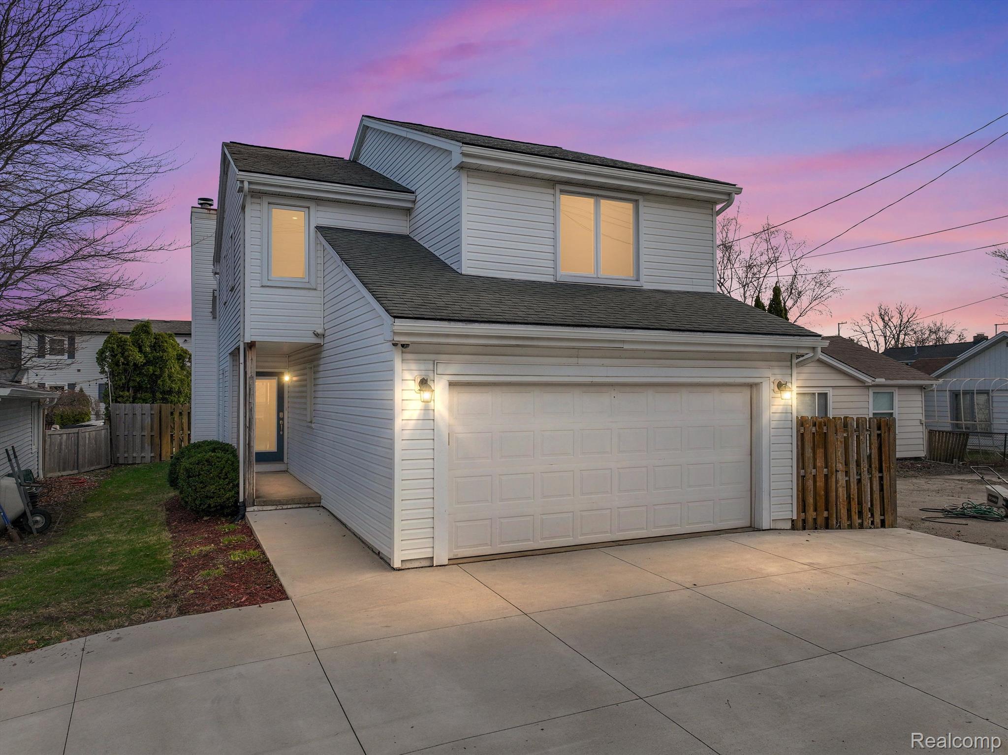 1411 RIVONA Drive