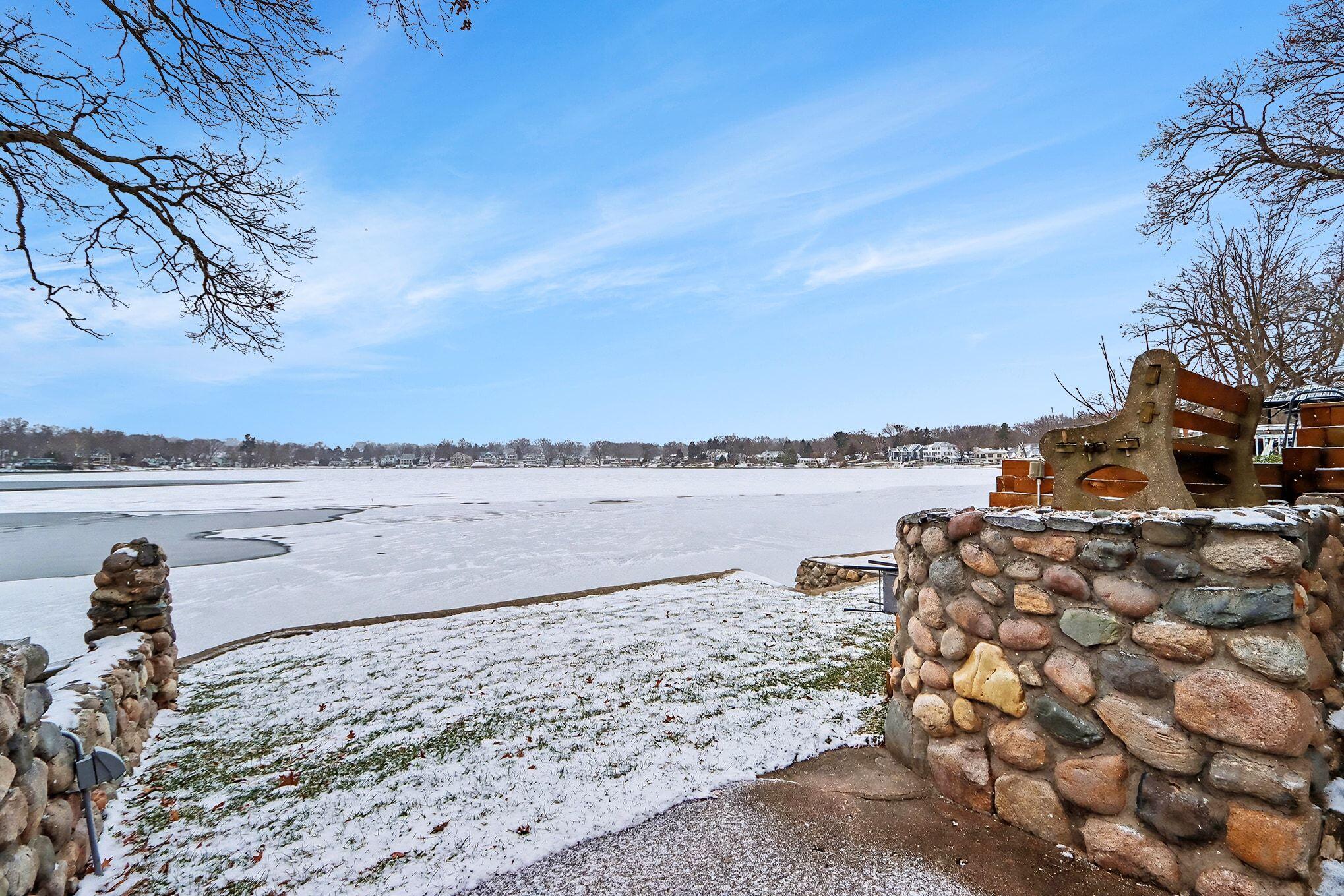 146 W Crooked Lake Drive W