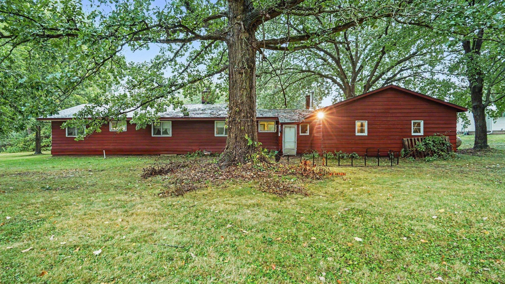 1616 S Loomis Road