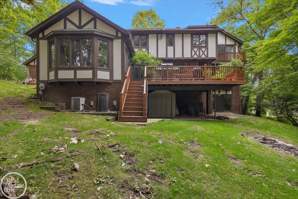 523 Ridgewood Road