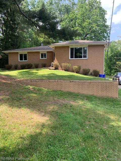 2660 Bowen Road Howell Township MI 48855