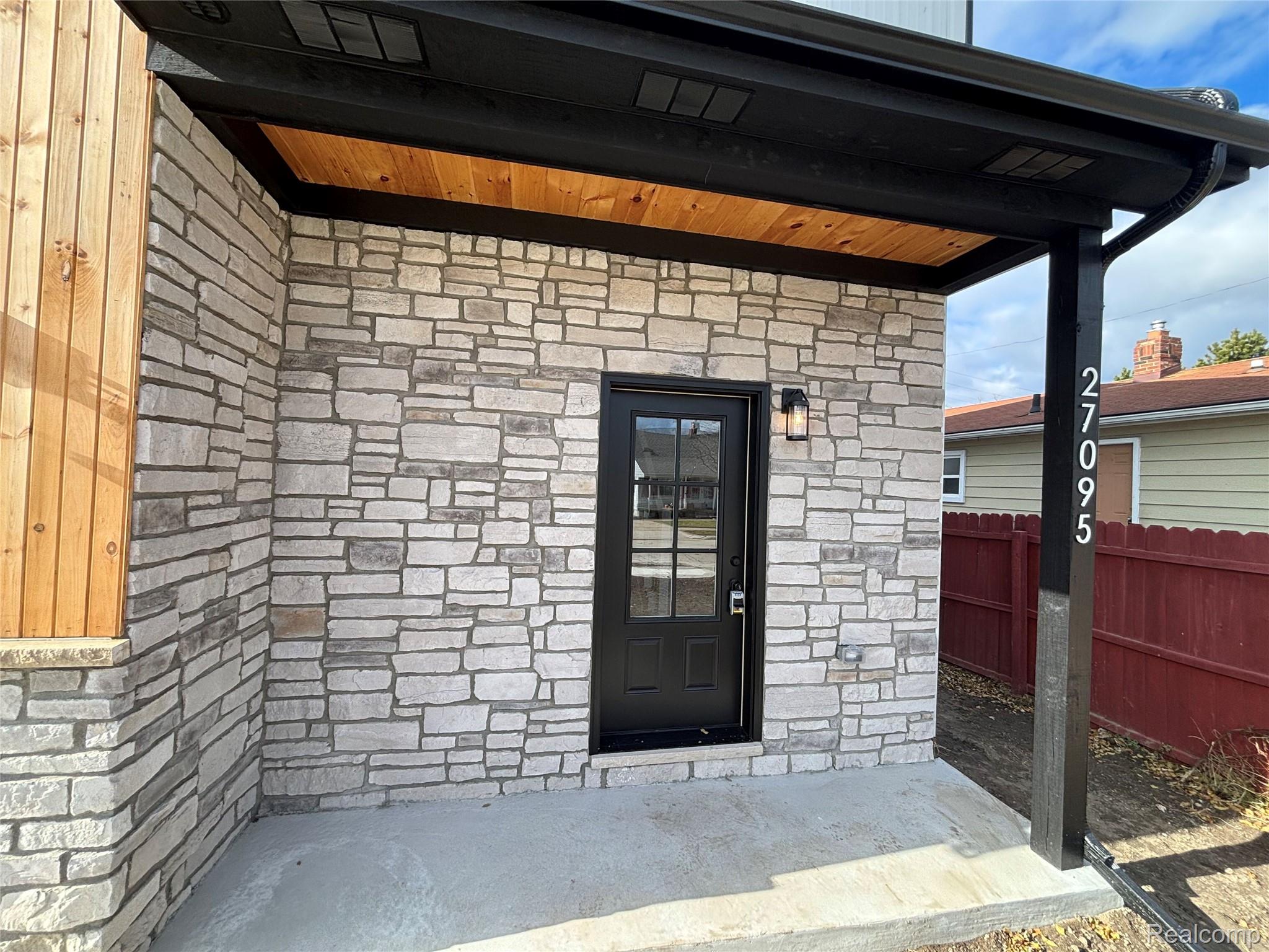 27095 Lawnwood Street