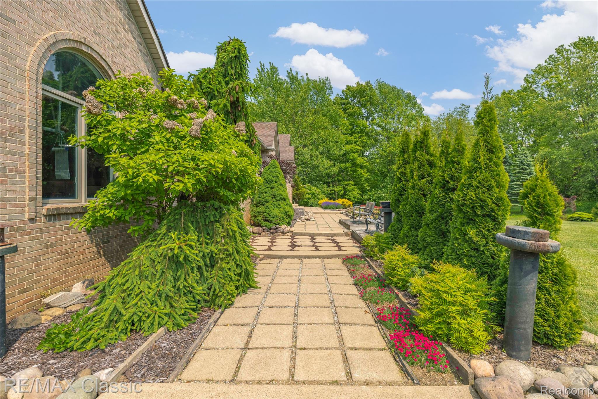 946 ADAMS Road
