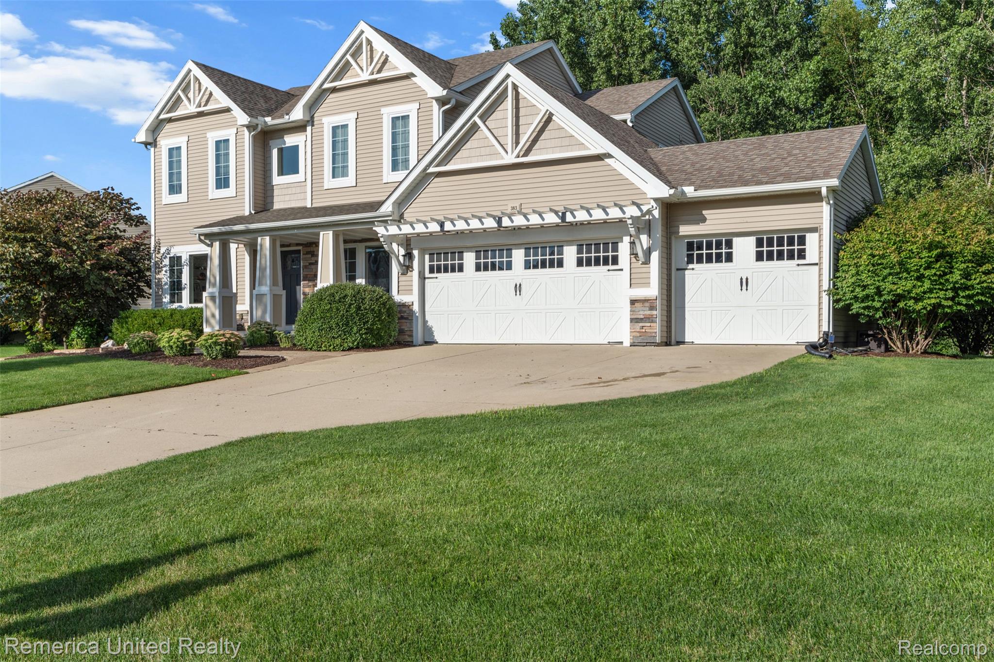 383 Winged Foot Drive