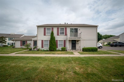 2978 Elmwood Court Lake Orion Village MI 48360