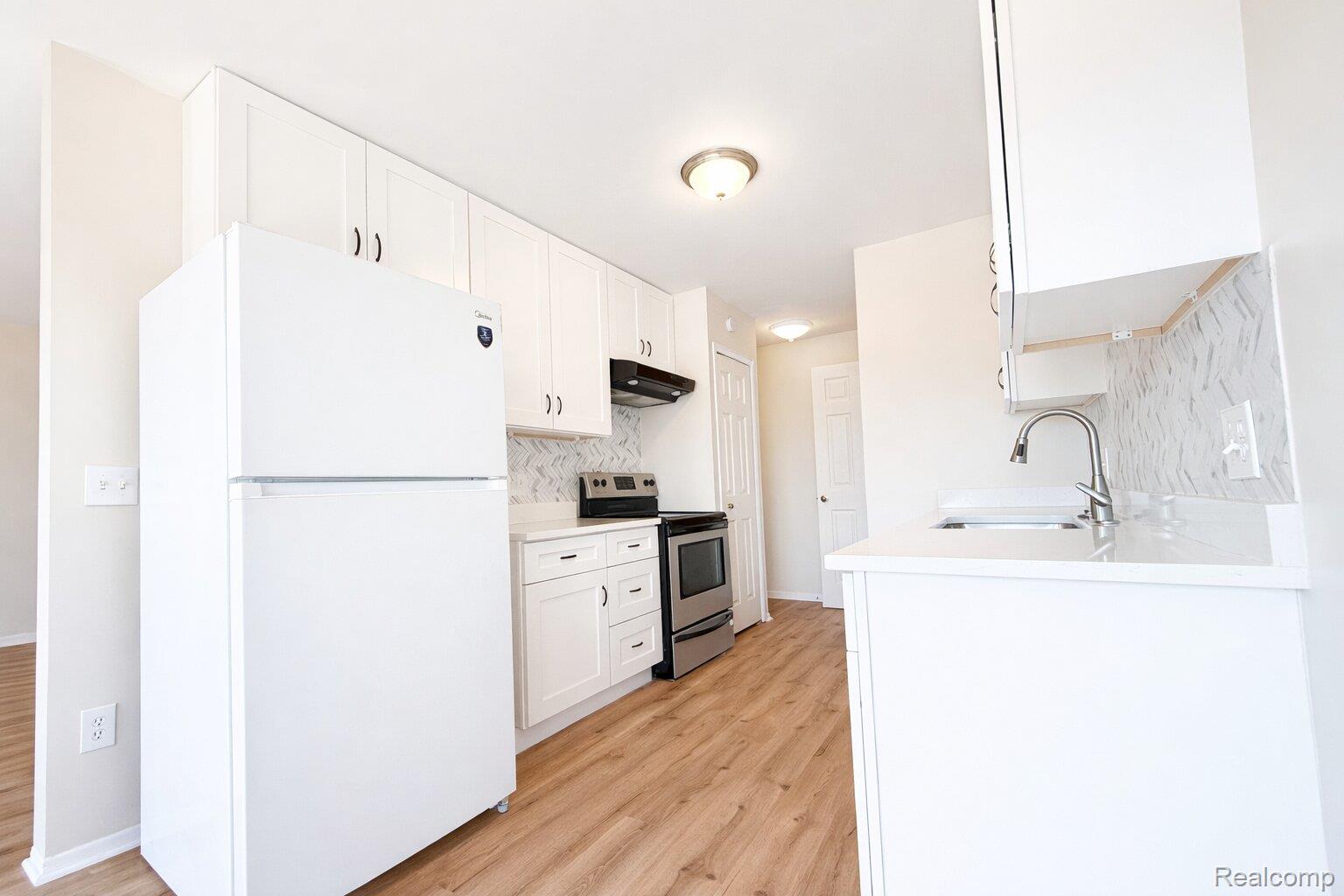 22211 Pondview Unit 27